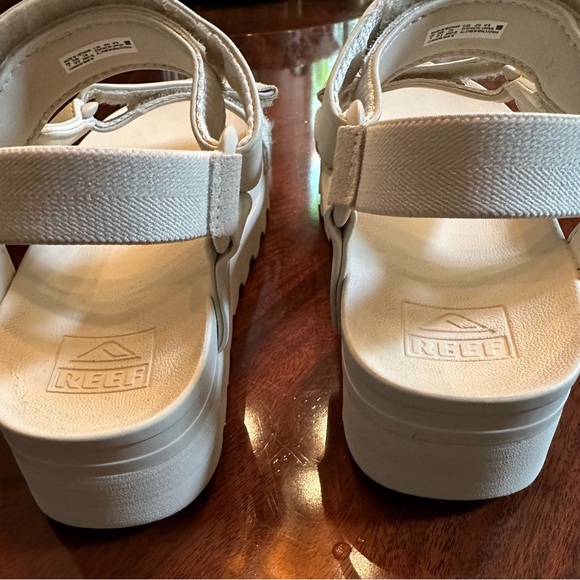 REEF Cushion Rem Hi in Vintage. Gently Used, Great Condition. - Picture 2 of 8